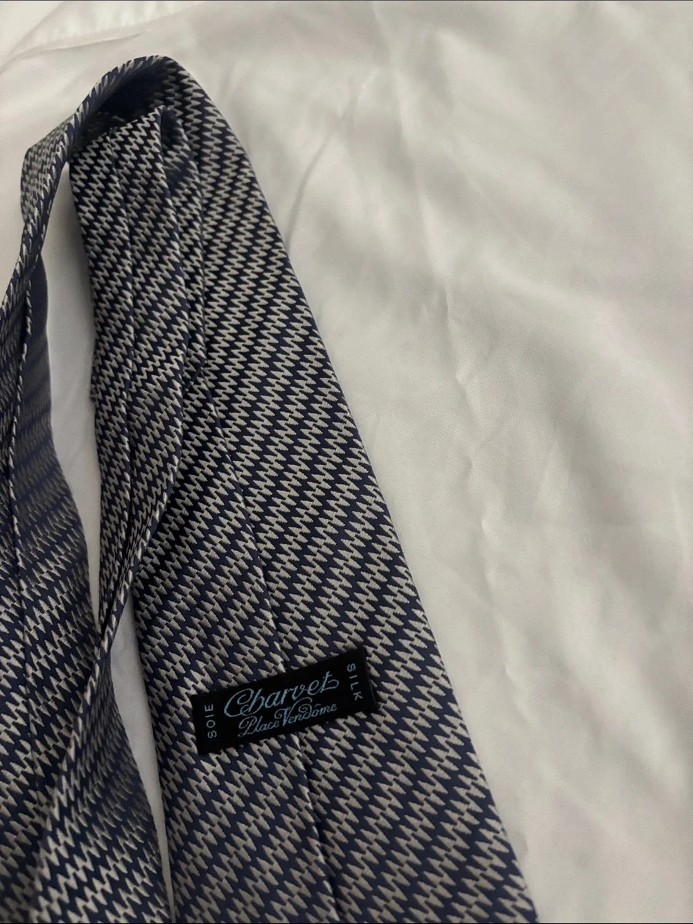 Charvet Classic Navy and Gray Houndstooth Men's Tie - Elegant Business Accessory
